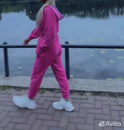 Спортивный костюм женский