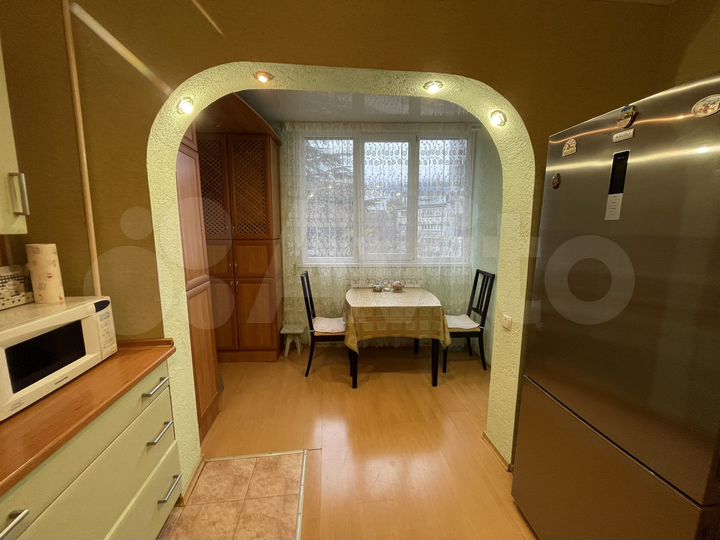2-к. квартира, 64 м², 2/9 эт.