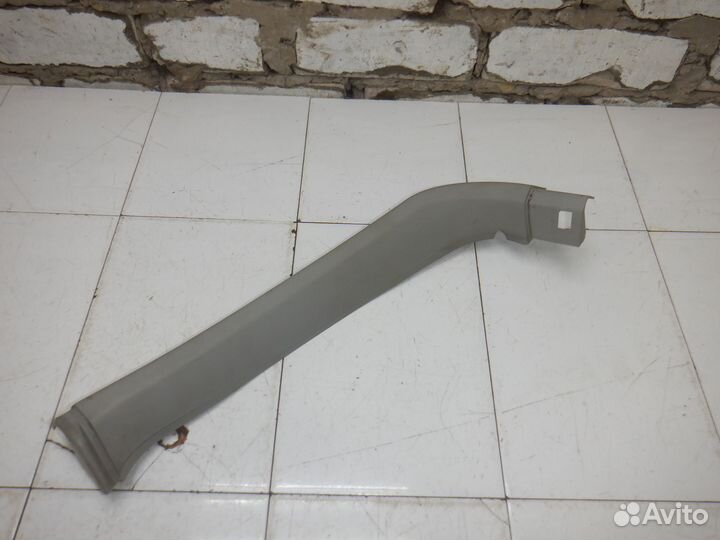 Обшивка двери багажника Infiniti QX56 Ja60