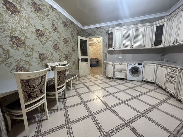 3-к. квартира, 100 м², 3/4 эт.