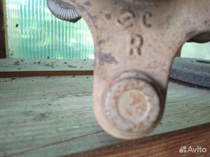 Шаровая опора правая skoda yeti