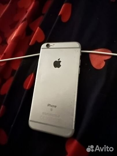Телефон iPhone 6s