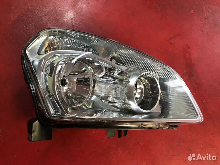 Фара передняя правая Nissan Qashqai j10