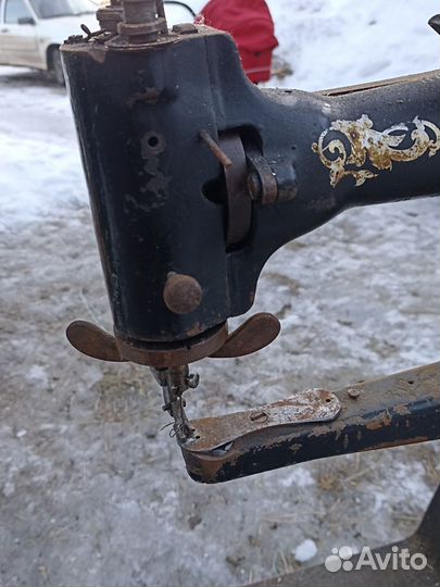 Швейная машина зингер