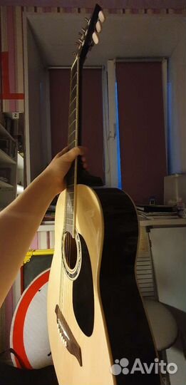 Акустическая гитара