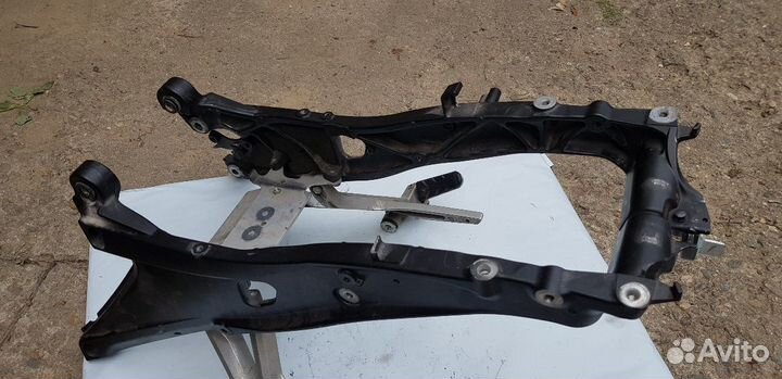 Honda VFR1200FD Задний Подрамник + Подножки