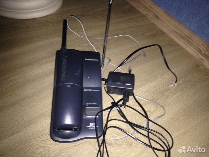 Телефон Panasonic с переносной трубкой