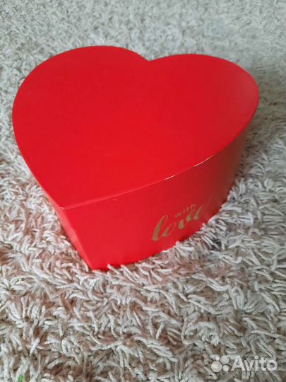 Подарочная коробка упаковка