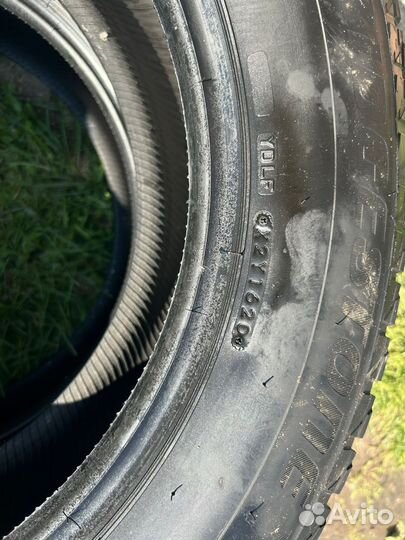 Bridgestone Blizzak Spike-02 215/65 R17