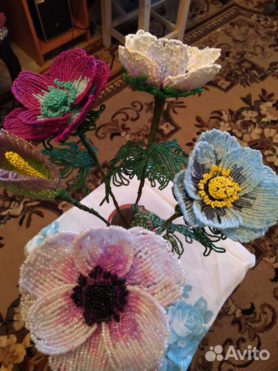 Цветы из бисера ручной работы