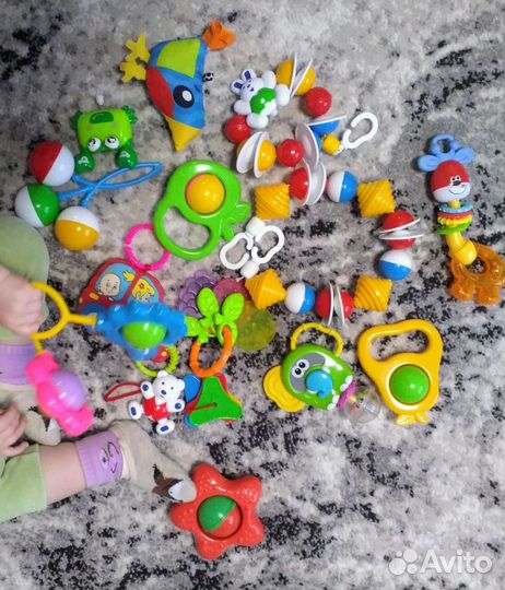 Мобиль музыкальный+ пакет игрушек