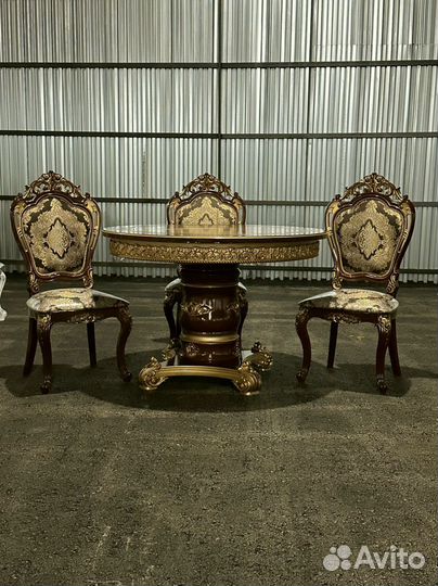 Стол и стулья для кухни. В наличии