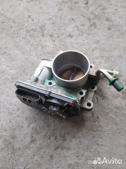 Дроссельная заслонка Toyota avensis 2.0л