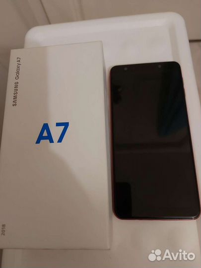 Samsung Galaxy A7 (2018), 4/64 ГБ
