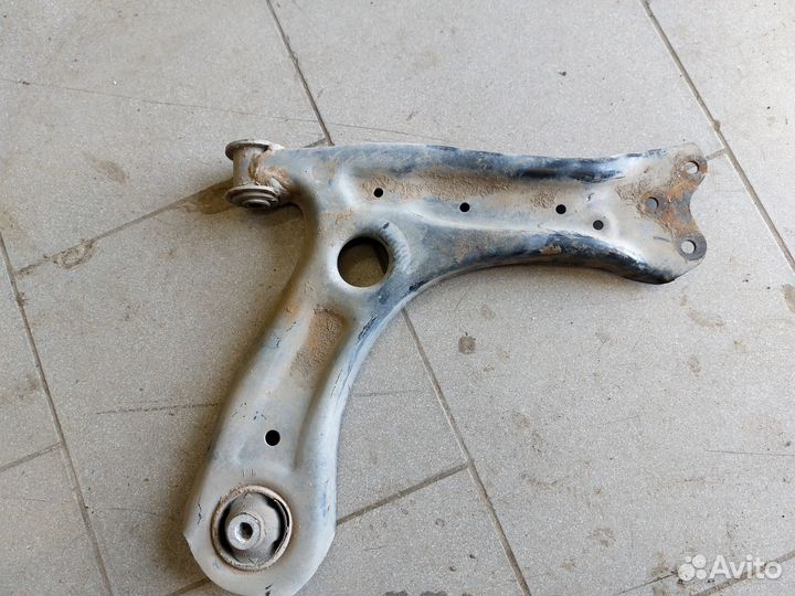 Рычаг передний правый Polo Sedan