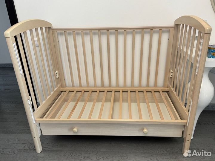 Кроватка для новорожденных без маятника
