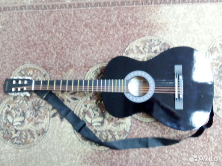 Акустическая гитара
