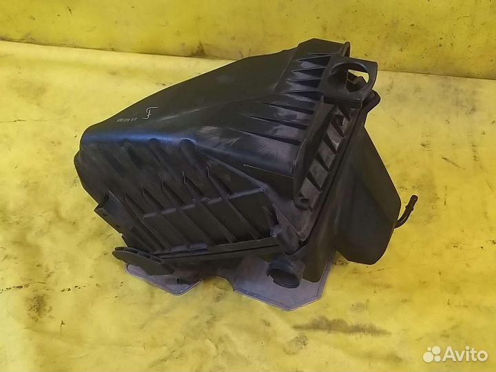 Корпус воздушного фильтра 1.8 BFB Audi A4 B7 05-07