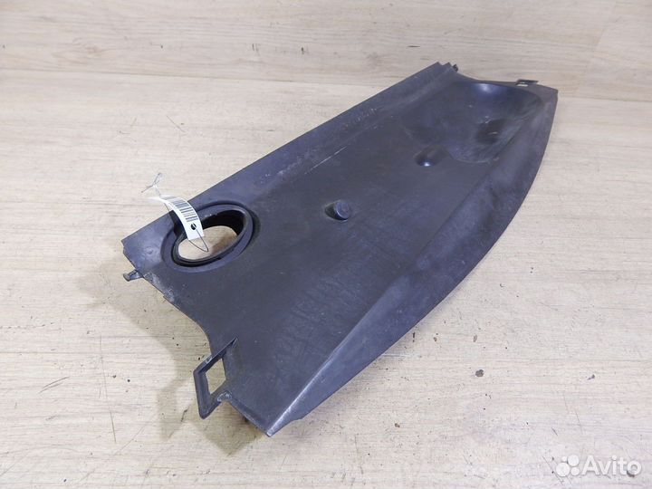 Дефлектор радиатора верхний Renault Megane 3