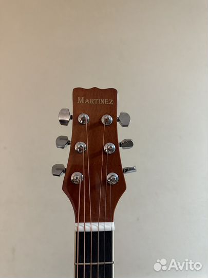 Акустическая гитара