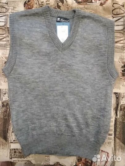 Жилет школьный серый. Рост 140-146 см. 50 шерсть