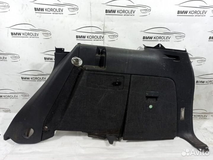 Обшивка багажника правая Touareg (2002-2010) Volks