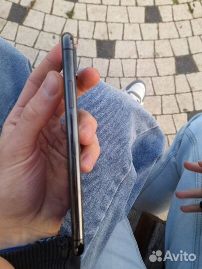 Телефон iPhone xs