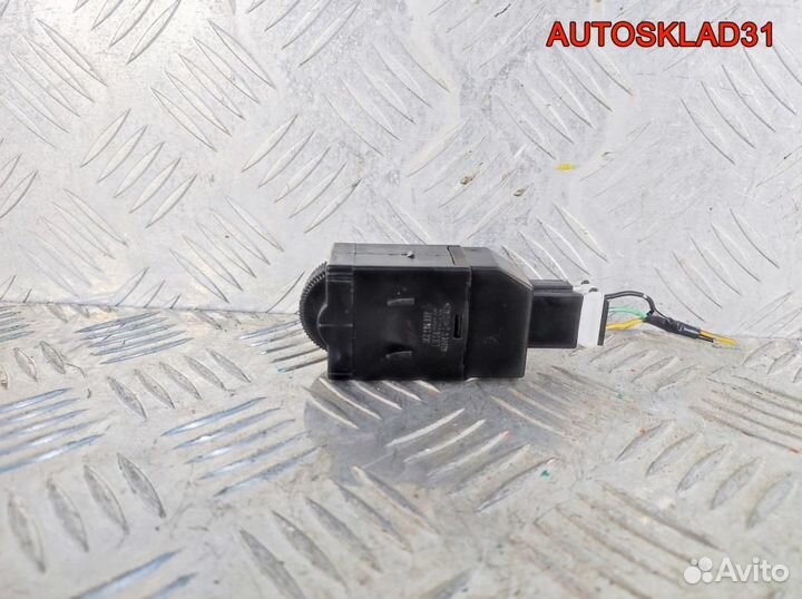 Кнопка корректора фар Mitsubishi Carisma MR114337