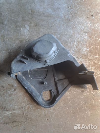 Кожух педали тормоза Mercedes W203