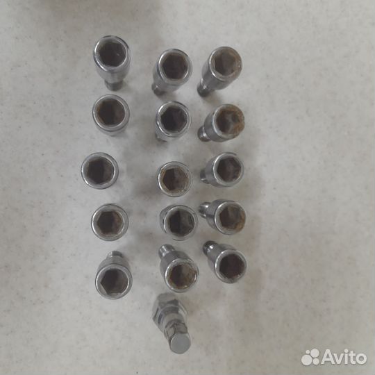Колёсные болты