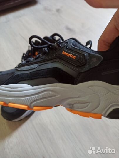 Кроссовки подростковые