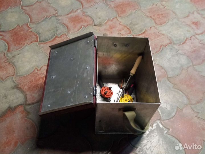 Зимний рыболовный ящик