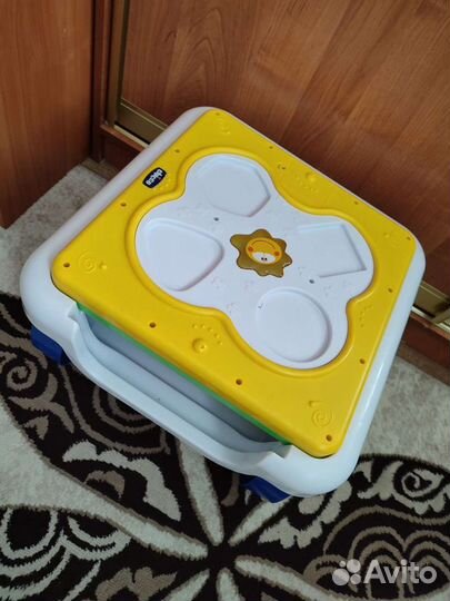 Развивающий стол Chicco. Музыкальный столик 3в1