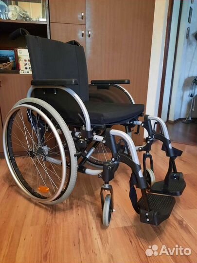 Инвалидная коляска складная бу