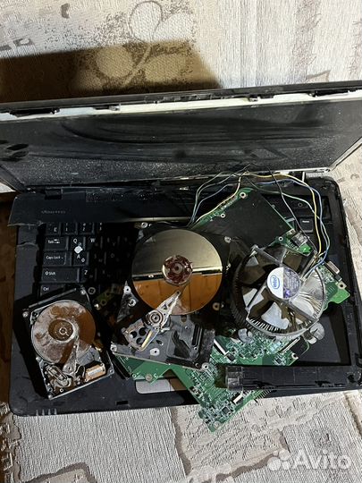 Ноутбук на запчасти