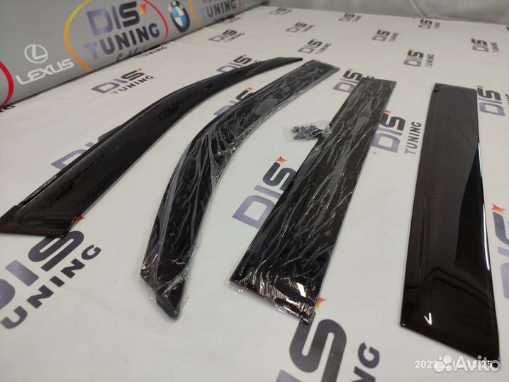 Ветровики Land Cruiser 200