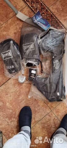 Перчатки, шлем, капа, бинты