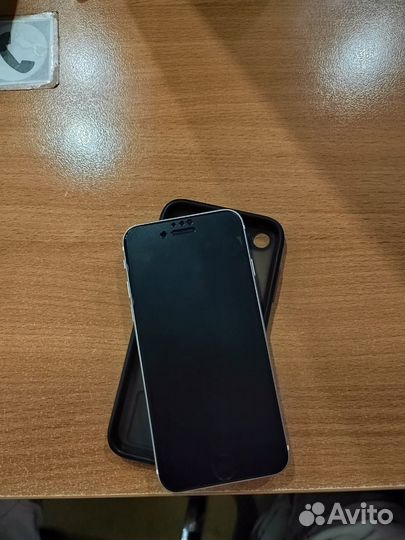 iPhone se 2020 64gb