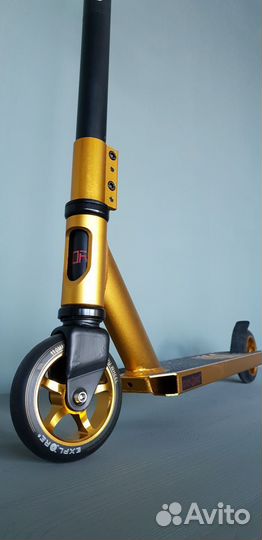 Самокат трюковой цвет золотой