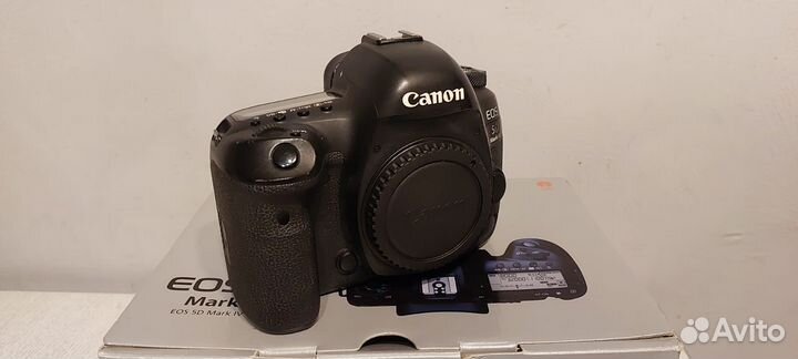 Зеркальный фотоаппарат Canon EOS 5D mark 4