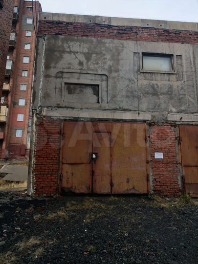 Гараж, > 30 м²