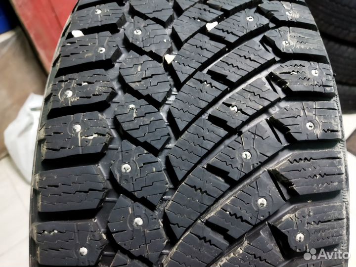 Gislaved Nord Frost 200 225/45 R17