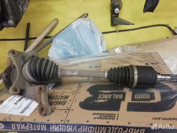 Привод передний в зборе со ступице