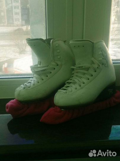 Коньки фигурые