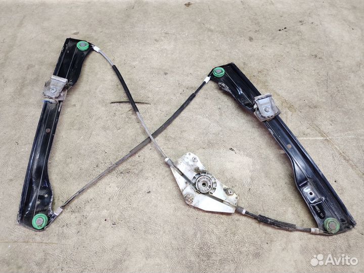 Стеклоподъемник передний правый Volkswagen Passat