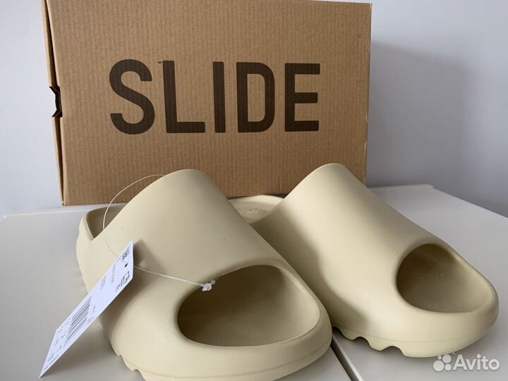 Тапочки Adidas Yeezy Slide унисекс бежевые
