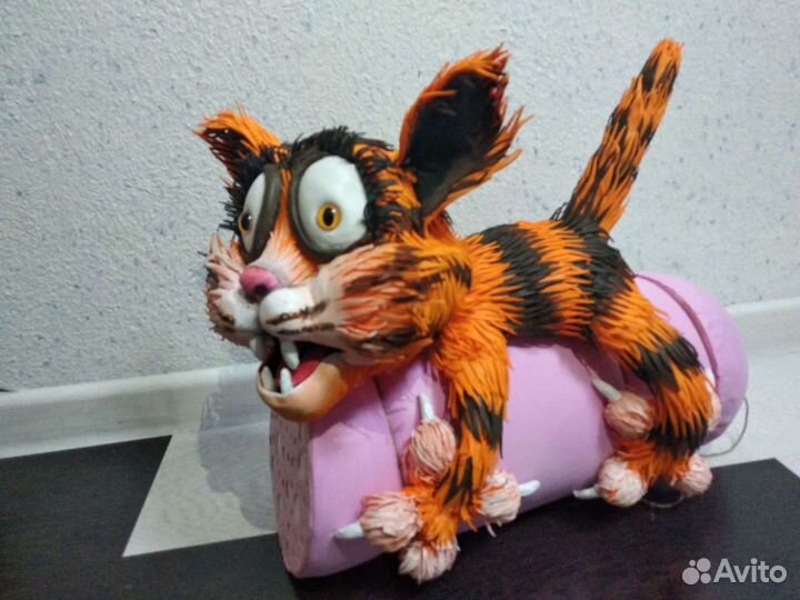 Кот на колбасе (чехол для бутылки)