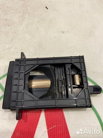 Подстаканник Toyota Avensis T25 1zzfe 2008