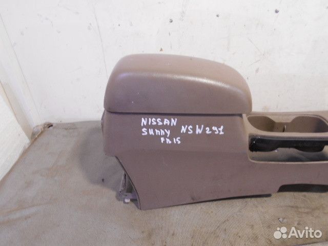 Подлокотник Nissan Sunny B15 (1998—2004) 44111
