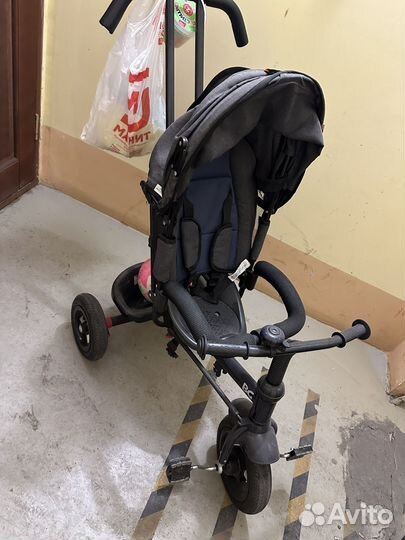 Детский трехколесный велосипед с ручкой